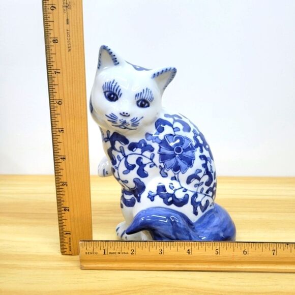 Blue and White Ceramic Cat Figurine - Picture 8 of 11